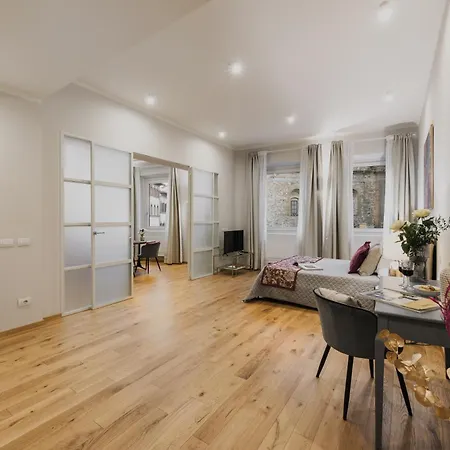 Apartments Florence شقة فلورنس