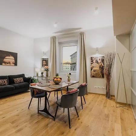 Apartments Florence شقة فلورنس